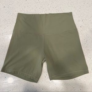 lululemon 〰️ align shorts 6”